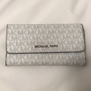 Michael joes bi fold wallet